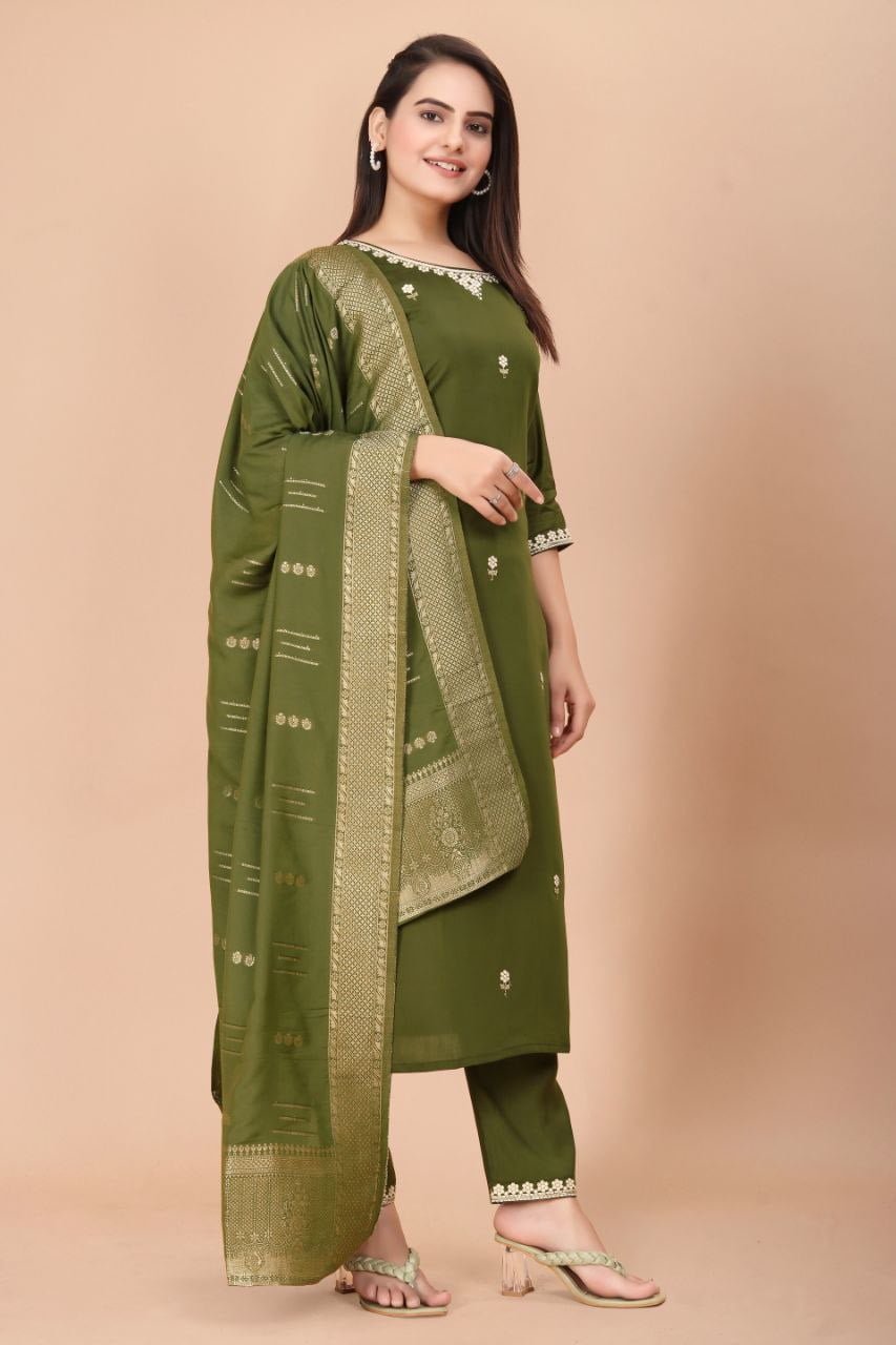 Mehndi Green Embroidered Viscose Silk Kurta Set 5