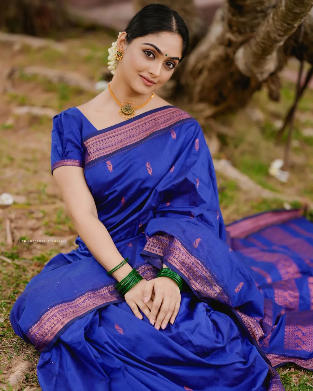 Royal Blue Pure Soft Semi Silk Saree with Attractive Blouse Piece 4
