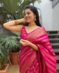 pink-colour-pure-semi-silk-saree 4