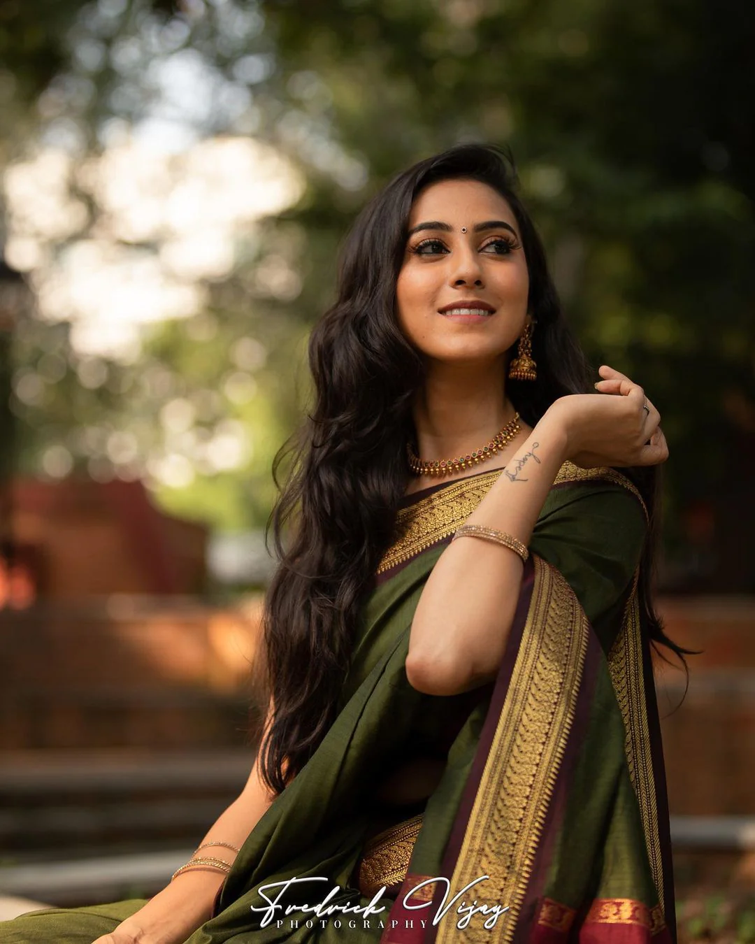 pure-soft-semi-silk-saree-with-attractive-blouse-piece 3